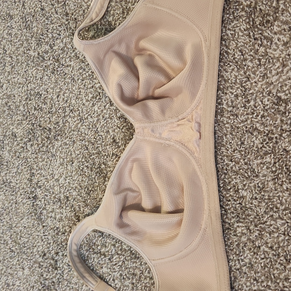 Nude Bra - Picture 5 of 6